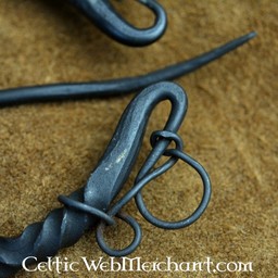 Luxurious iron ring brooch