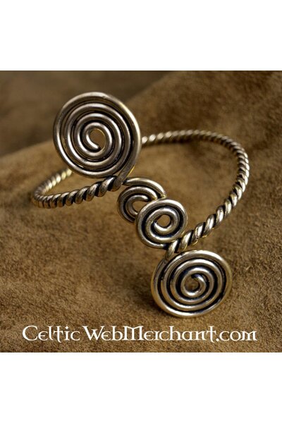 Celtic upper bracelet with spirals