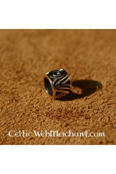Medieval hair & beard bead bronze