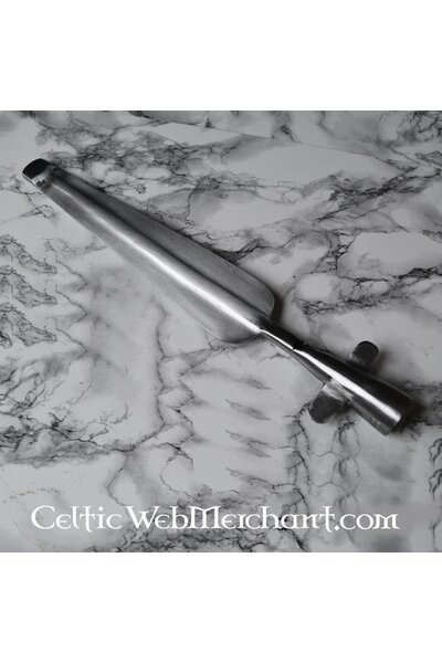 Battle-ready spearhead with wings