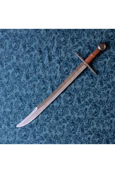 Gothic falchion battle-ready