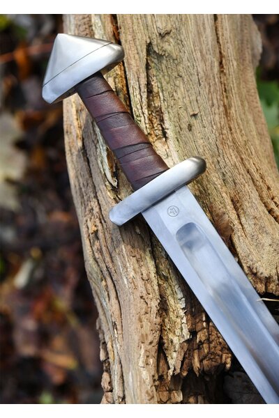 Viking sword Petersen H, battle-ready, long