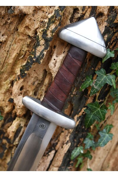 Viking sword Petersen H, battle-ready, short