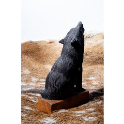 Wolf woodcarving