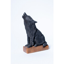 Wolf woodcarving