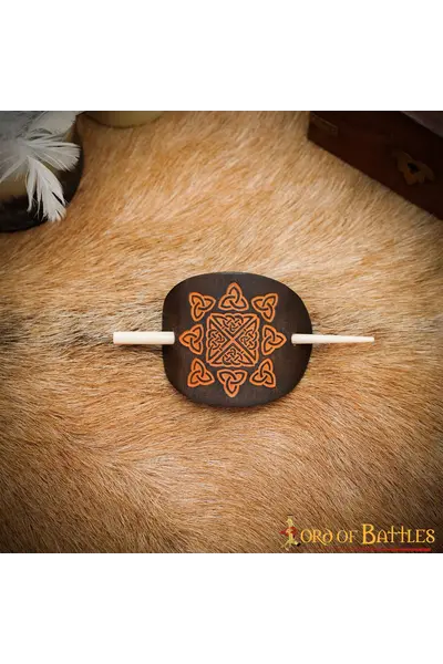 Leather hairpin with Celtic knots
