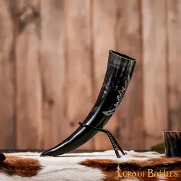 Drinking horn with raven
