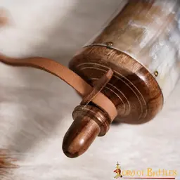 17th century powder horn