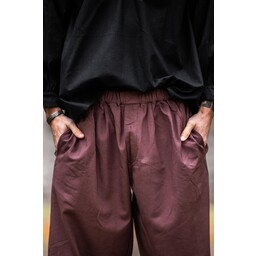 Three-quarter trousers, dark brown