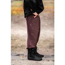 Three-quarter trousers, dark brown