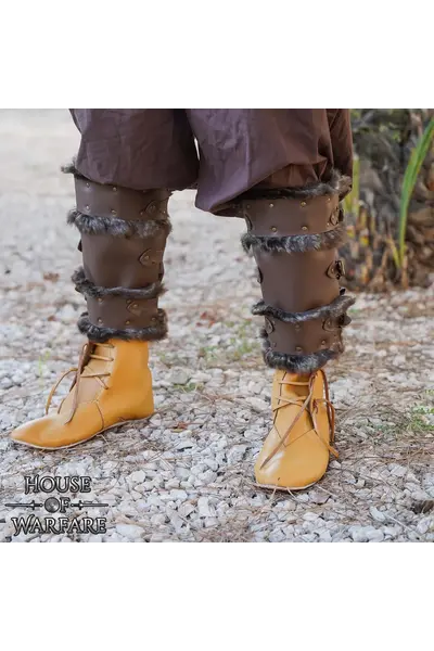 Leather greaves Eddard