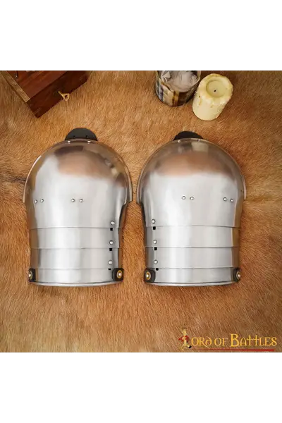 Four-piece pauldrons