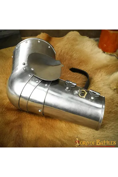 Late medieval arm armor