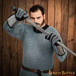 Chain mail gloves with steel plates