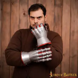 14th century hourglass gauntlets