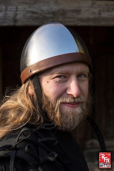 Conical helmet