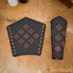 Leather bracers Algar