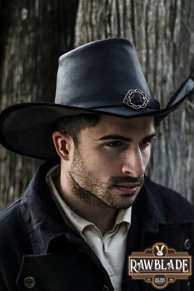 Musketeer hat Delacroix, black