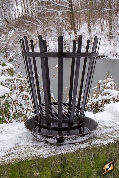 Brazier with metal tray