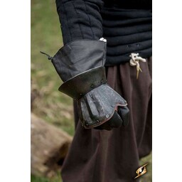 Hourglass half-gauntlets Nurnberg, patinated