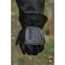 Hourglass half-gauntlets Nurnberg, patinated