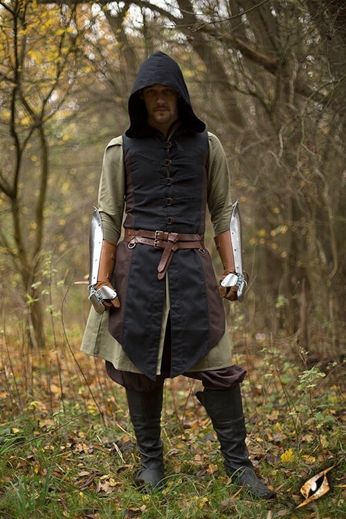 Assassins coat online