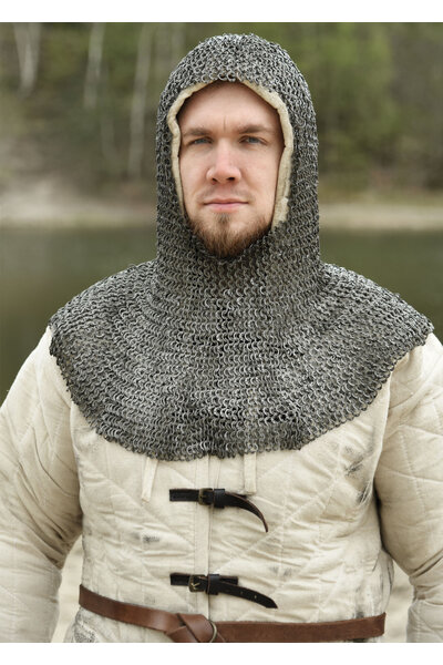 Coif with square neckline, flat rings - round rivets, 8 mm