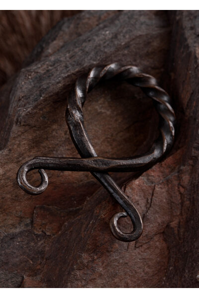 Iron troll cross, twisted, S