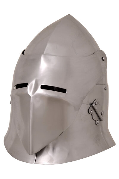Closed flat bascinet battle-ready