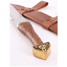 Triquetra seax with wooden handle
