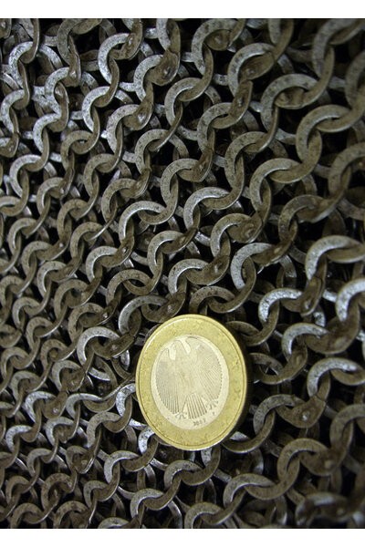 Chainmail shoulder piece, mixed flat rings-wedge rivets 8mm