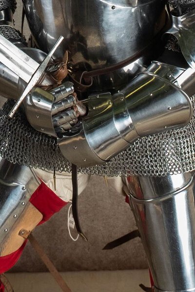 15th century jousting gauntlets