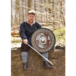 Viking shield with ravens and triquetras
