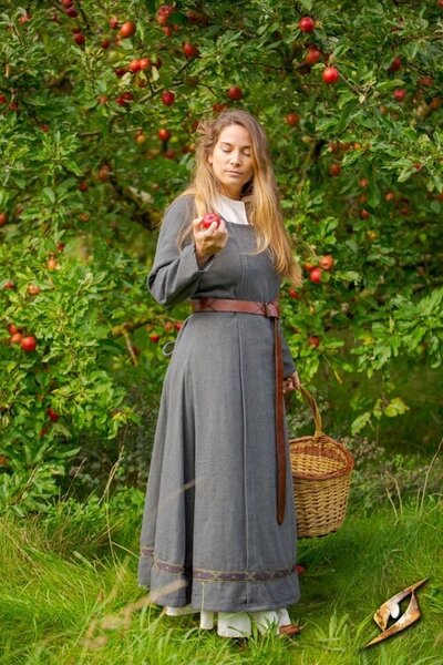 Medieval dress Estrid with herringbone pattern, nature grey