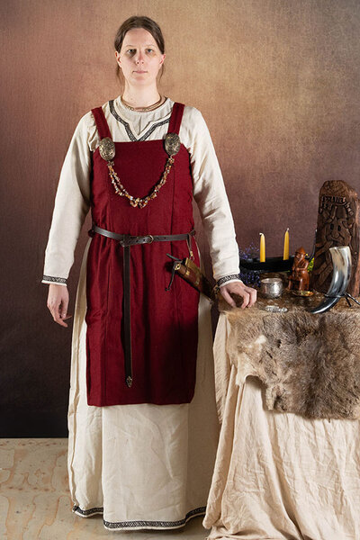 Wool hangeroc Frigg, red