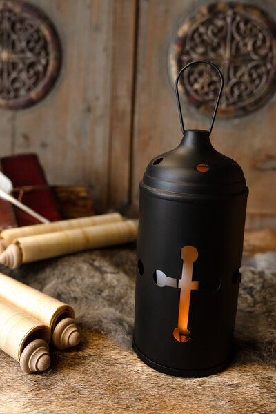 Lantern with cross opening