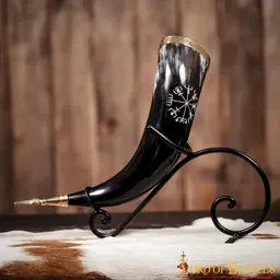 Drinking horn with vegvisir and brass fittings