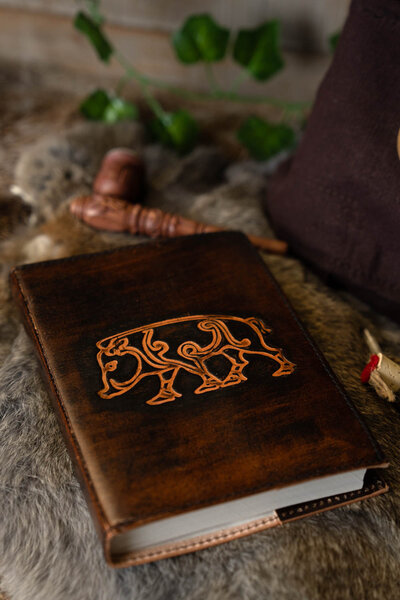 Leather book Celtic boar Knochnagael