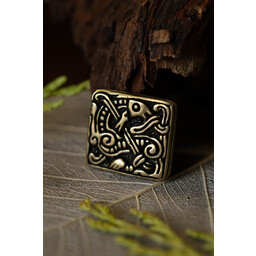 Belt fitting backward-looking animal