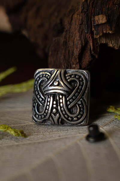 Viking belt fitting knot Borre style, silver