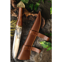 Triquetra seax with wooden handle
