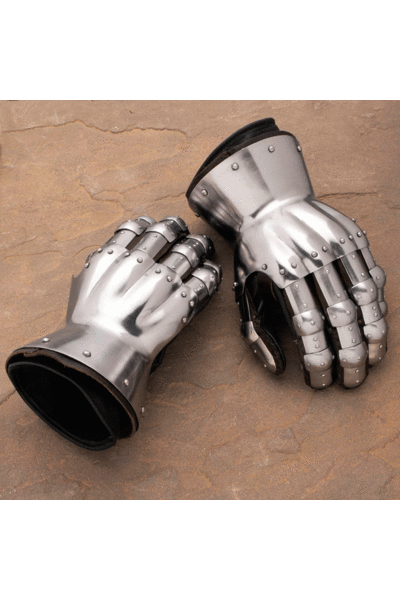 15th century hourglass gauntlets