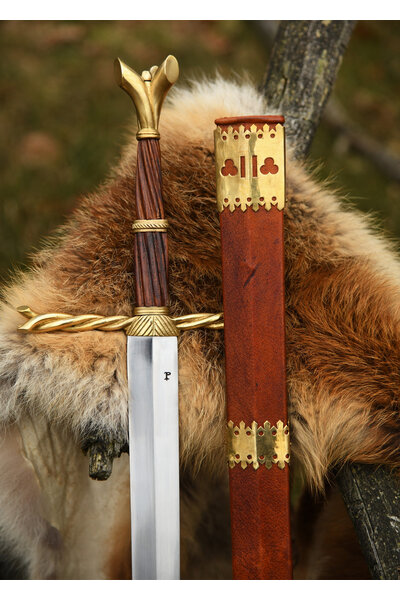 Medieval sword Oakeshott XVIII
