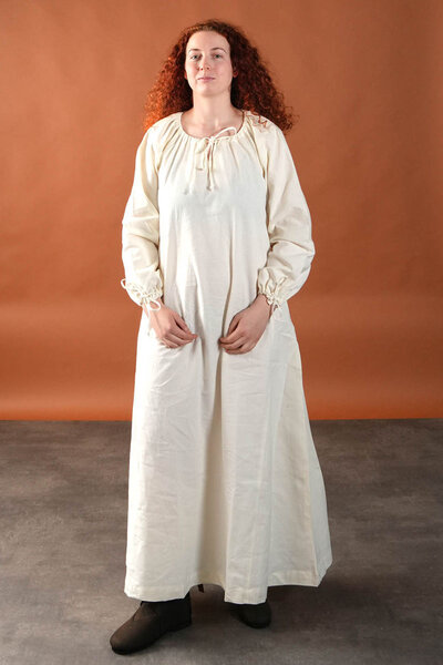 Medieval shift Matilda, natural