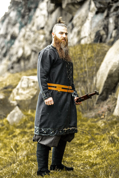 Viking tunic Farulfr, black
