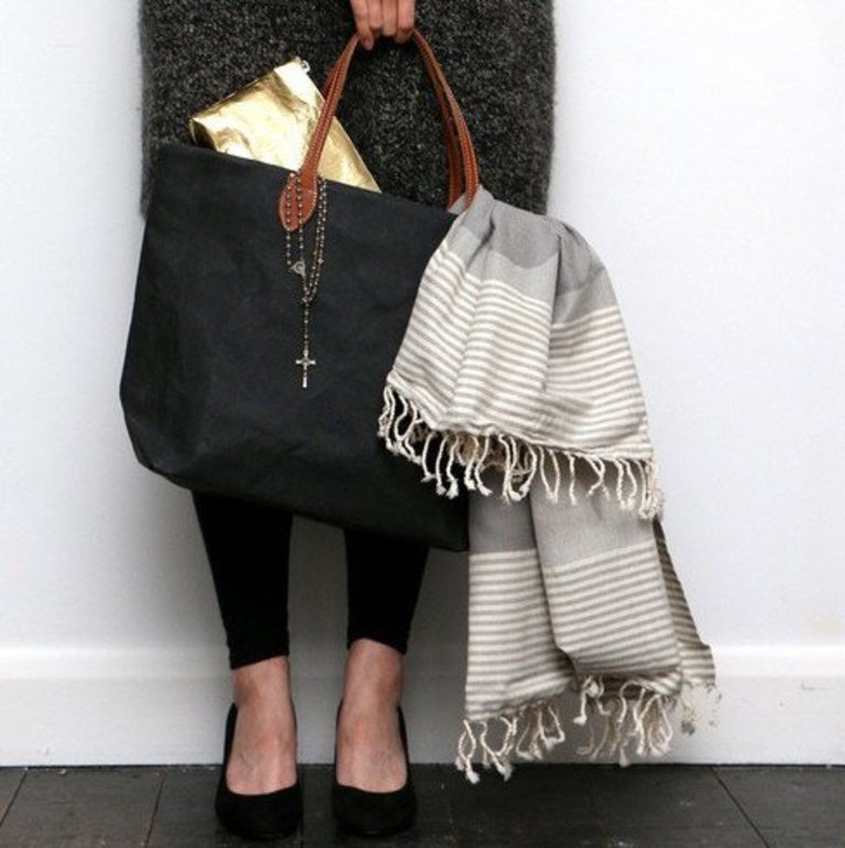 How to Pair Shoes and Handbags That Go Together Without Being Matchy-Matchy  | Jo-Lynne Shane