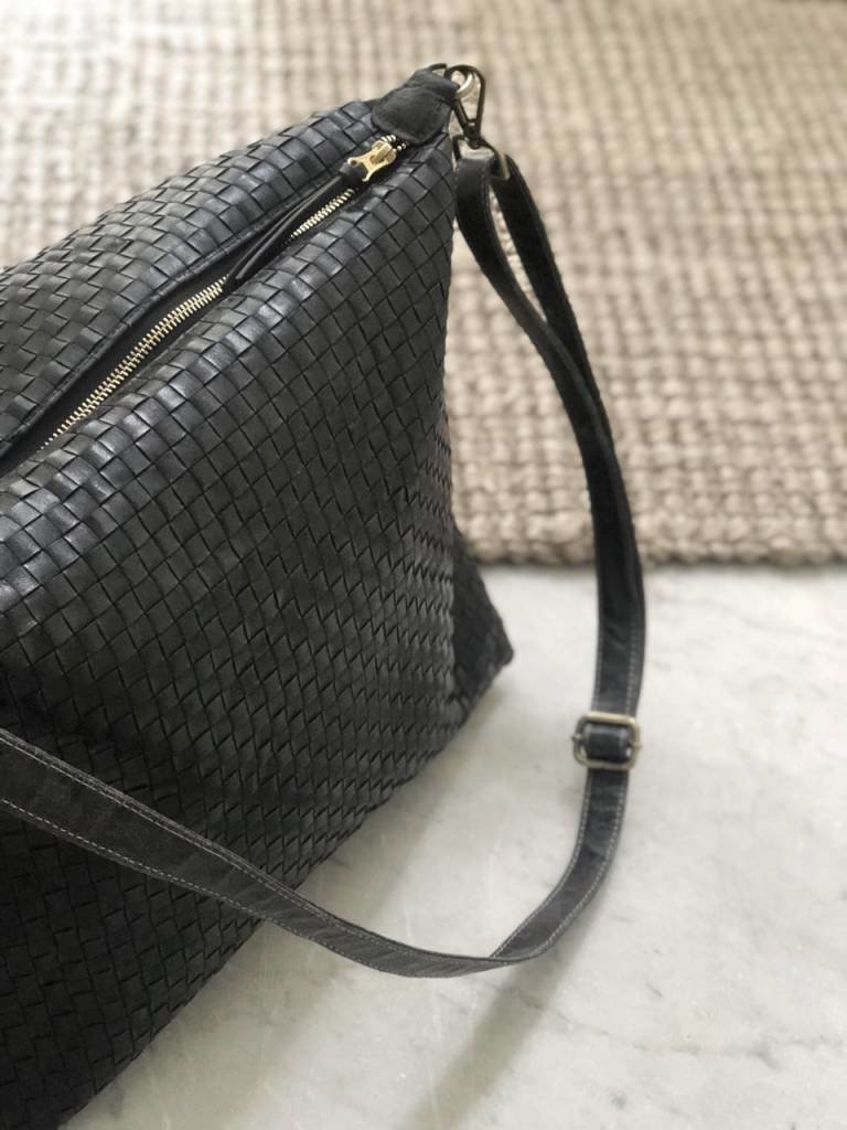 Uashmama Crossbody Bag