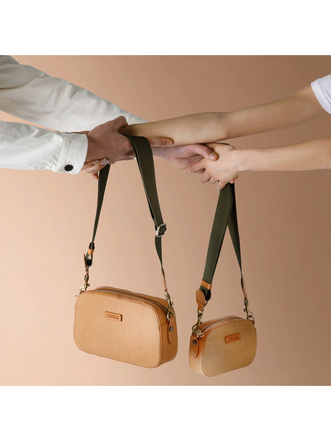 Uashmama Fashionable Crossbody or Clutch Handbag