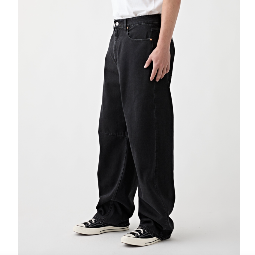 Tenue. Robyn Jeans Asheton