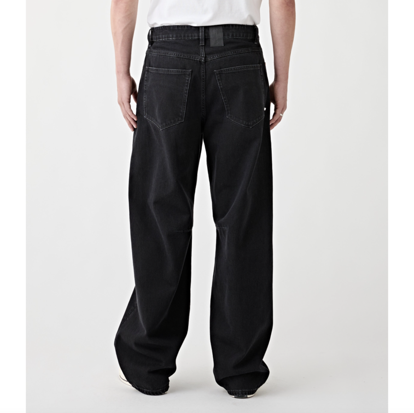 Tenue. Robyn Jeans Asheton